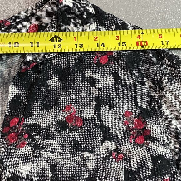 ROCK & REPUBLIC Blouse Floral Black White Button Front Roll Tab Sleeve Womens S - Picture 5 of 9
